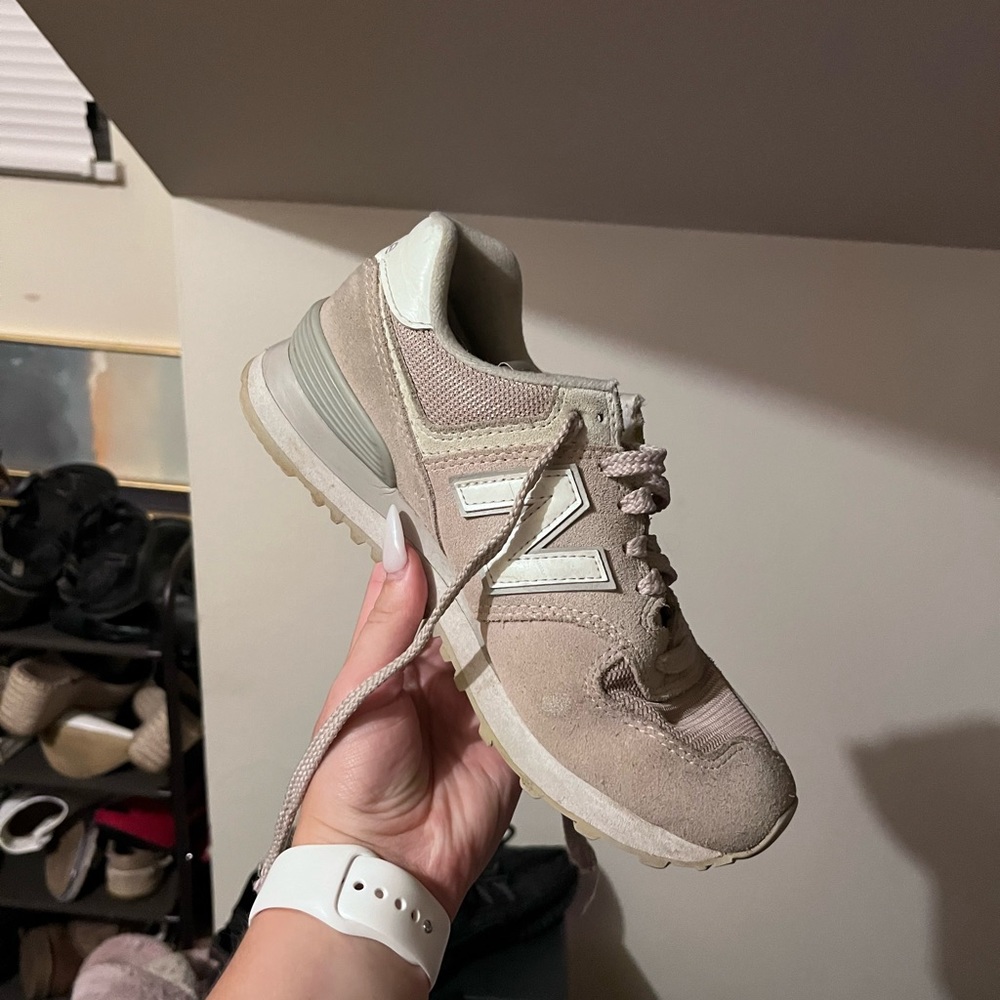 New Balance Pink Suede Sneakers **NO SHOE LACES**